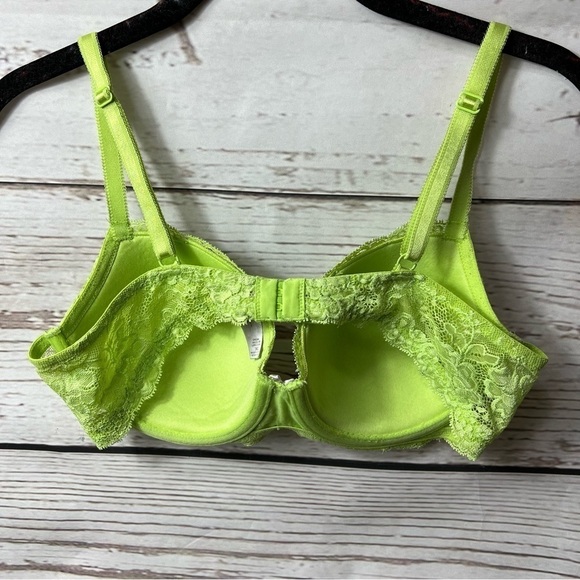 Victoria’s Secret Lime Green Lace Push-up Bra - Picture 5 of 7